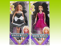 Item 706592 Fashion Show Barbie Doll Playset Dress Assortment2 Dress Changing Barbie Doll for Girls