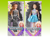 Item 706594 Fashion Show Barbie Doll Playset Dress Assortment3  Dress Changing Barbie Doll for Girls