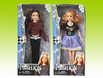 Item 667331 Fashion Show Barbie Doll Playset Dress Assortment7 Dress Changing Barbie Doll for Girls