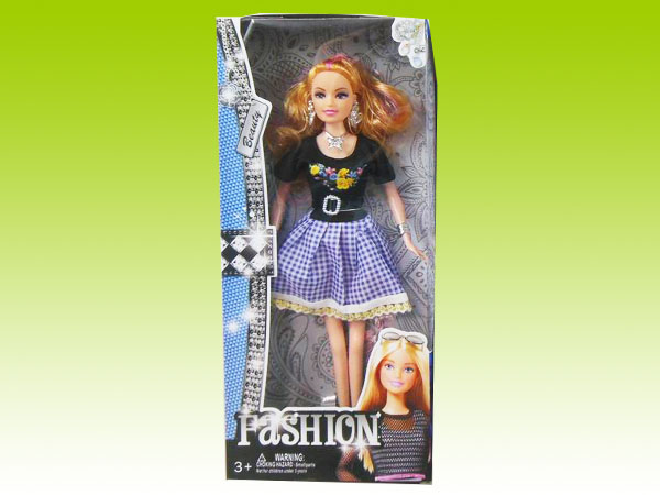 Item 667331 Fashion Show Barbie Doll Playset Dress Assortment7 Dress Changing Barbie Doll for Girls