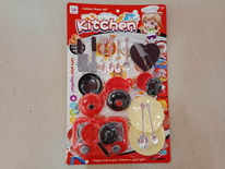 Item 734319 KITCHEN PLAYING SET
